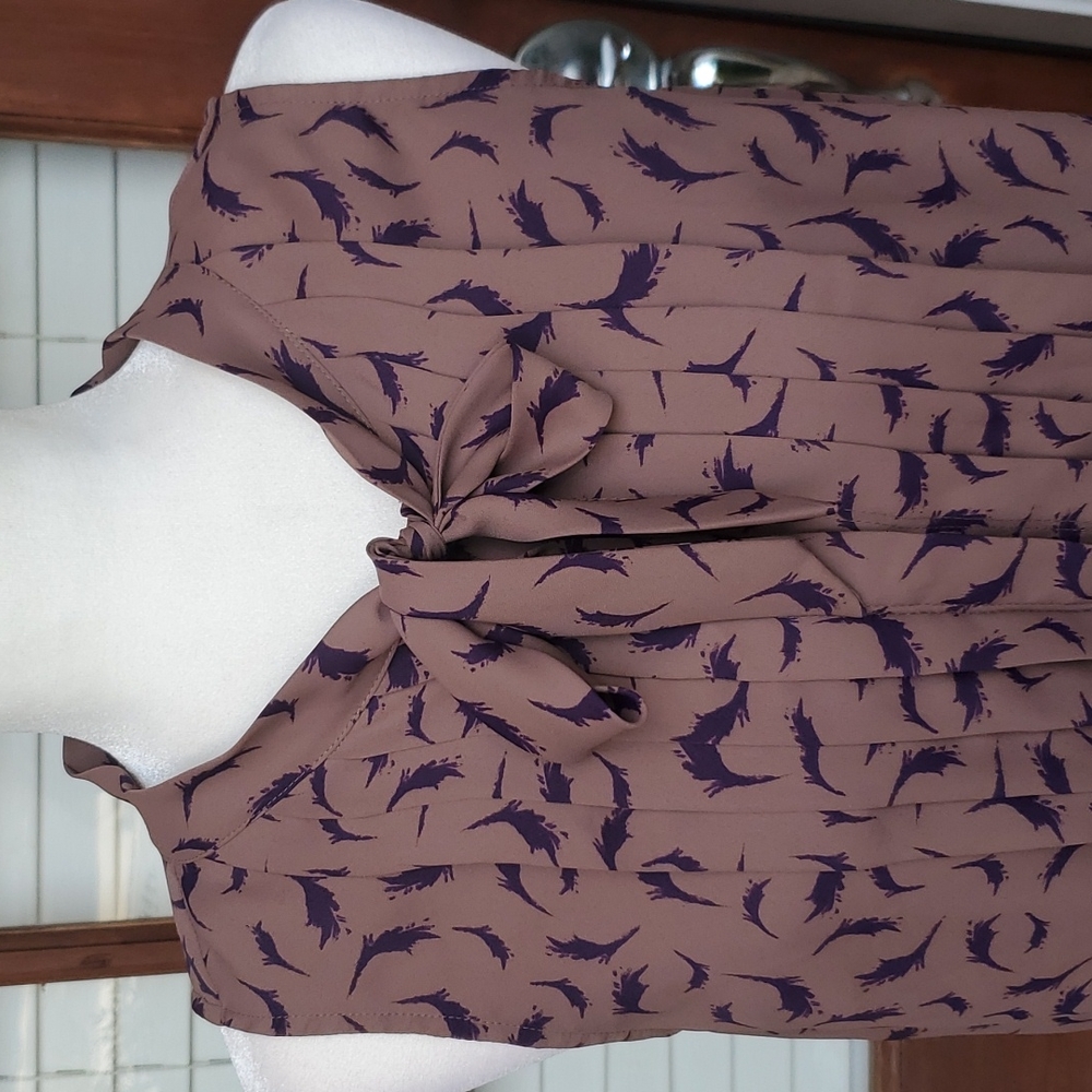 Loft Pussycat Bow Sleeveless Top - Picture 2 of 4